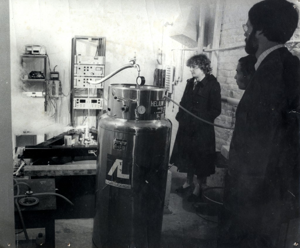 Filling the superconducting gravimeter GWR T#003 of Uccle with liquid helium. Credit: Royal Observatory of Belgium.