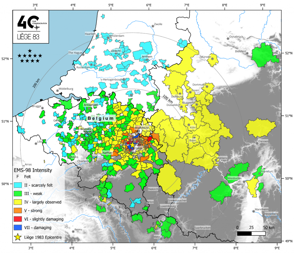 Kaart van België en omliggende regio met stippelkleuren die de intensiteit van de aardbeving in Luik in 1983 weergeven. De hoogste intensiteit wordt weergegeven in de regio rond Luik.