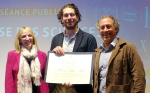 Orkun Temel (centre) receiving his prize from the Royal Academy with Véronique Dehant (left) and Özgür Karatekin (right).