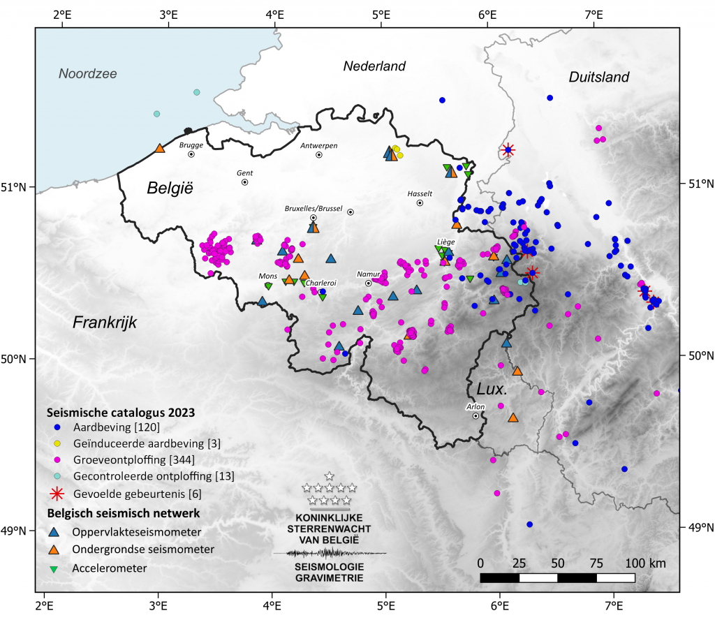 Kaart van België en aangrenzende regio's met stippen die seismische gebeurtenissen aangeven die in 2023 zijn gedetecteerd.